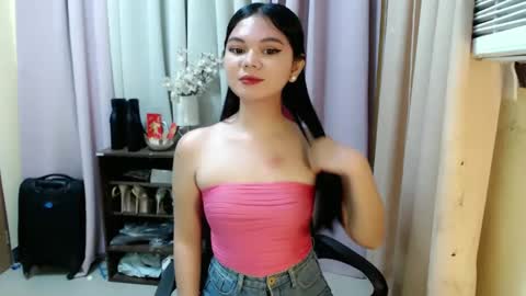 Snapshot of yourangelictransgirl chatting on 12-29-24, 02:42 Hi its me Yna online show from 12-29-24, 02:42