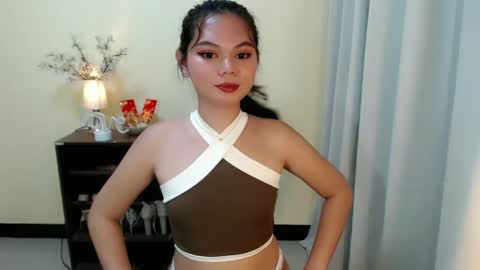 Snapshot of yourangelictransgirl chatting on 02-01-25, 05:16 Hi its me Yna online show from 02-01-25, 05:16