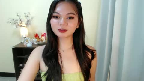 Snapshot of yourangelictransgirl chatting on 02-02-25, 02:13 Hi its me Yna online show from 02-02-25, 02:13