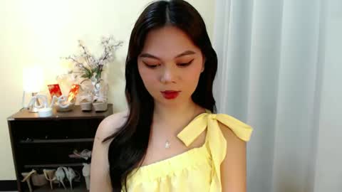 Snapshot of yourangelictransgirl chatting on 02-23-25, 12:37 Hi its me Yna online show from 02-23-25, 12:37