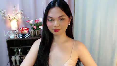 Snapshot of yourangelictransgirl chatting on 09-11-25, 12:05 Hi its me Yna online show from 09-11-25, 12:05