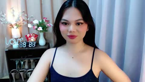 Snapshot of yourangelictransgirl chatting on 09-27-25, 01:27 Hi its me Yna online show from 09-27-25, 01:27