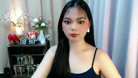 Snapshot of yourangelictransgirl chatting on 10-17-25, 12:41 Hi its me Yna online show from 10-17-25, 12:41