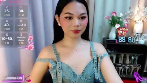 Snapshot of yourangelictransgirl chatting on 11-28-25, 12:08 Hi its me Yna online show from 11-28-25, 12:08