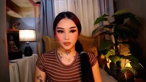 Snapshot of yourasiancockisontop chatting on 11-21-25, 12:04 kim online show from 11-21-25, 12:04