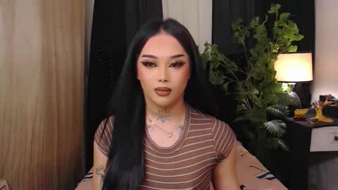 Snapshot of yourasiancockisontop chatting on 12-01-25, 09:03 kim online show from 12-01-25, 09:03