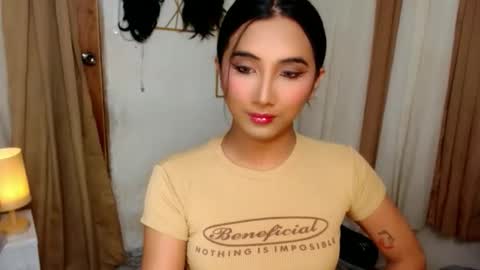 Snapshot of yourasianfave_drea chatting on 10-22-25, 05:34 DREA online show from 10-22-25, 05:34
