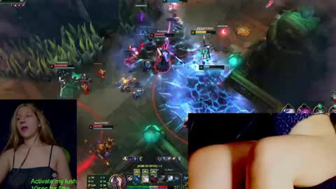 Snapshot of yourbadgoddess chatting on 05-19-26, 01:33 Val Honey online show from 05-19-26, 01:33