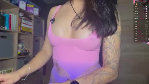 Snapshot of yourcharmingmia chatting on 11-08-25, 02:28 Mia online show from 11-08-25, 02:28