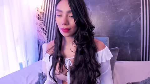 Snapshot of yourcutemolly chatting on 03-05-25, 08:10 Selena online show from 03-05-25, 08:10