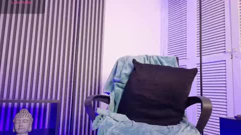 Snapshot of yourcutemolly chatting on 11-23-25, 10:04 Selena online show from 11-23-25, 10:04