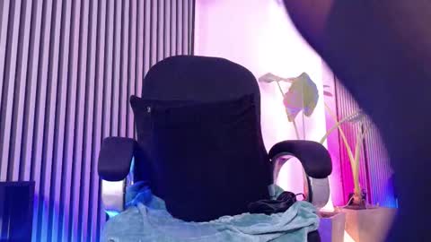 Snapshot of yourcutemolly chatting on 11-27-25, 05:53 Selena online show from 11-27-25, 05:53