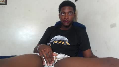 Snapshot of yourdaddy2005 chatting on 11-21-25, 04:44 Yourdaddy2005 online show from 11-21-25, 04:44