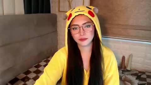 Snapshot of yourdevilsweettsx chatting on 01-07-25, 06:48 JEN online show from 01-07-25, 06:48