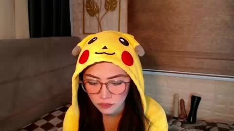 Snapshot of yourdevilsweettsx chatting on 01-08-25, 02:57 JEN online show from 01-08-25, 02:57