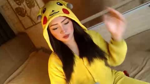 Snapshot of yourdevilsweettsx chatting on 11-17-25, 10:54 JEN online show from 11-17-25, 10:54