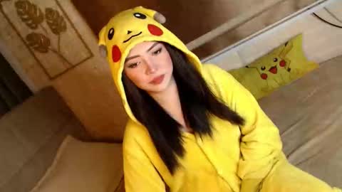 Snapshot of yourdevilsweettsx chatting on 11-26-25, 10:27 JEN online show from 11-26-25, 10:27