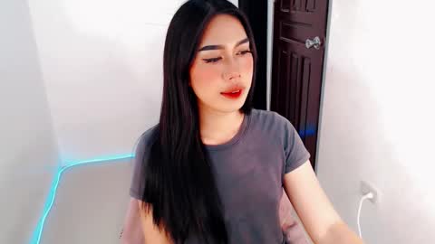 Snapshot of yourdream_biatch chatting on 02-11-26, 09:14 Princess online show from 02-11-26, 09:14