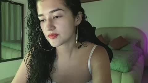 yourdreamgirl2025 online show from 04-30-26, 11:53