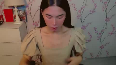 Snapshot of yourdreamgirljane chatting on 10-23-25, 07:01 JANE online show from 10-23-25, 07:01