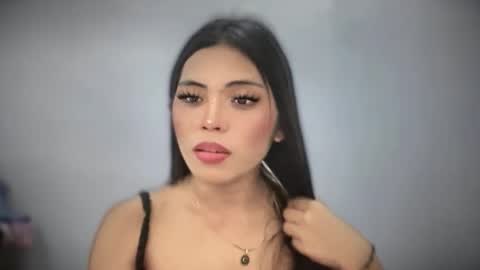 Snapshot of yourehot_pretty chatting on 05-23-26, 10:25 Do read my bio online show from 05-23-26, 10:25