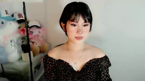 PrettyElla online show from 10-07-25, 02:09