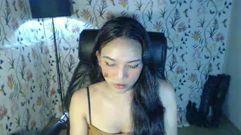 Snapshot of yourfavoratemaureen chatting on 02-01-25, 03:19 maureen love you online show from 02-01-25, 03:19