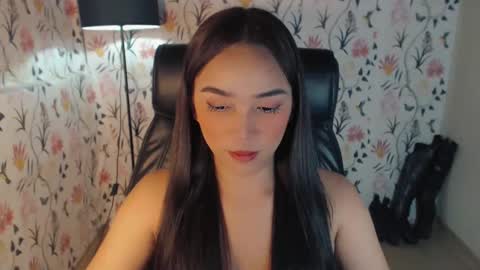 Snapshot of yourfavoratemaureen chatting on 02-14-25, 02:39 maureen love you online show from 02-14-25, 02:39