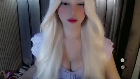 Snapshot of yourfavoratemaureen chatting on 10-09-25, 08:18 maureen love you online show from 10-09-25, 08:18