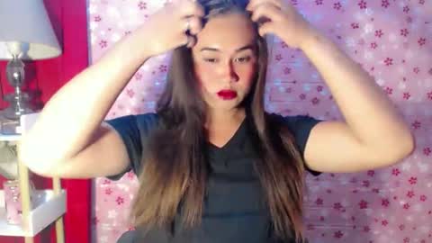 Snapshot of yourfavoratequinn chatting on 09-25-25, 04:00 Quinn online show from 09-25-25, 04:00