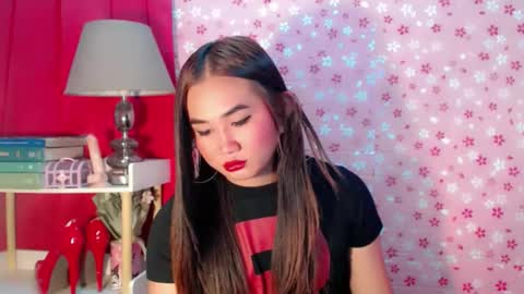 Snapshot of yourfavoratequinn chatting on 10-04-25, 03:37 Quinn online show from 10-04-25, 03:37