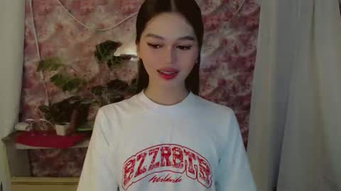 Snapshot of yourfavoratesunshine chatting on 05-14-26, 09:27 Sunshine online show from 05-14-26, 09:27