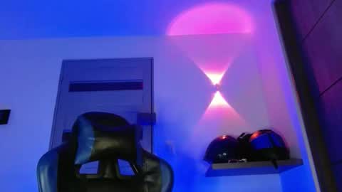 yourfavorite_bigclit online show from 04-23-26, 09:19