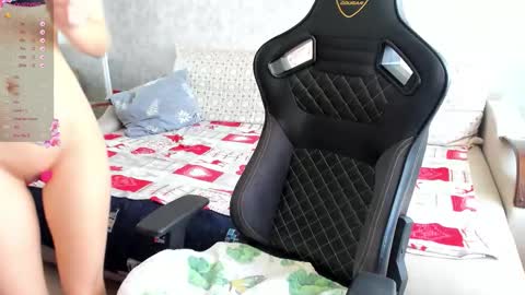 yourgirl_044 online show from 02-22-26, 11:09