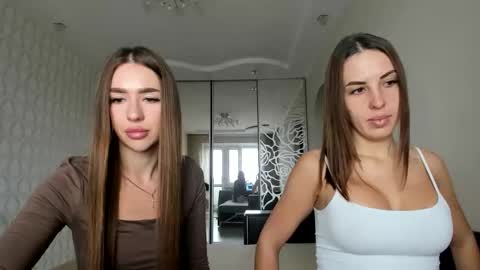 Snapshot of yourgirl_ariella chatting on 10-31-25, 10:27 Ariella online show from 10-31-25, 10:27