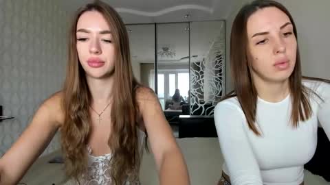 Snapshot of yourgirl_ariella chatting on 11-04-25, 10:14 Ariella online show from 11-04-25, 10:14