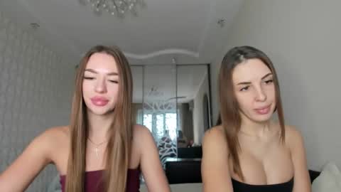 Snapshot of yourgirl_ariella chatting on 11-24-25, 09:31 Ariella online show from 11-24-25, 09:31