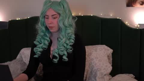 Sarlei Sar-uh-lie online show from 10-25-25, 01:24