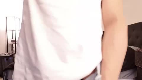 Snapshot of yourguuy21 chatting on 03-01-26, 05:09 yourguuy21 online show from 03-01-26, 05:09