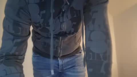 Snapshot of yourguy9333 chatting on 03-13-26, 09:54 yourguy9333 online show from 03-13-26, 09:54