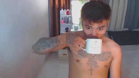 Snapshot of yourhandsome_hunk chatting on 12-05-24, 05:59 Paul online show from 12-05-24, 05:59