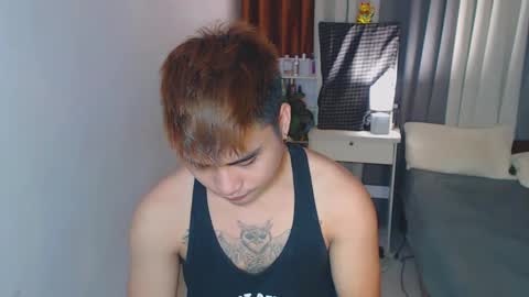 Snapshot of yourhandsome_hunk chatting on 01-10-25, 07:11 Paul online show from 01-10-25, 07:11