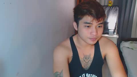 Snapshot of yourhandsome_hunk chatting on 02-01-25, 05:26 Paul online show from 02-01-25, 05:26