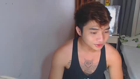 Snapshot of yourhandsome_hunk chatting on 02-12-25, 12:55 Paul online show from 02-12-25, 12:55