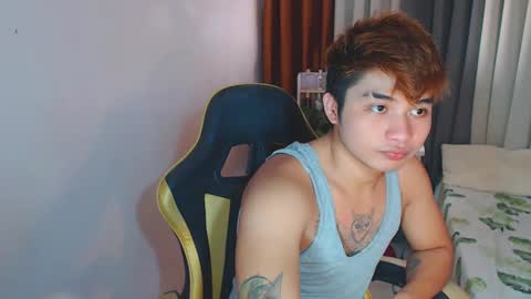Snapshot of yourhandsome_hunk chatting on 02-17-25, 04:31 Paul online show from 02-17-25, 04:31