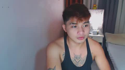 Snapshot of yourhandsome_hunk chatting on 02-21-25, 05:20 Paul online show from 02-21-25, 05:20