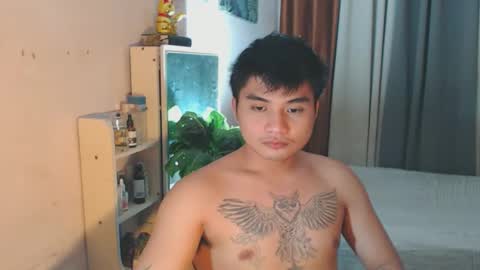 Snapshot of yourhandsome_hunk chatting on 04-25-26, 12:41 Paul online show from 04-25-26, 12:41