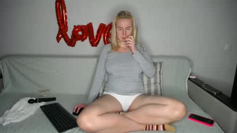 Snapshot of yourhotdream1 chatting on 03-04-25, 10:38 Iamyourdream online show from 03-04-25, 10:38