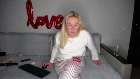 Snapshot of yourhotdream1 chatting on 03-07-25, 02:36 Iamyourdream online show from 03-07-25, 02:36