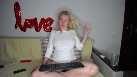 Snapshot of yourhotdream1 chatting on 03-08-25, 07:20 Iamyourdream online show from 03-08-25, 07:20